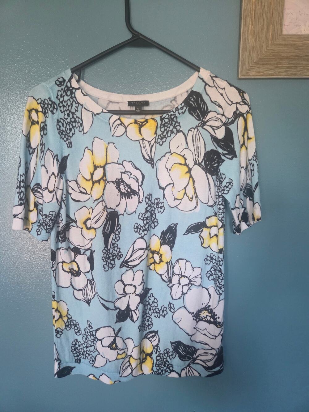 Womens Short Sleeved Talbots Sweater. PS